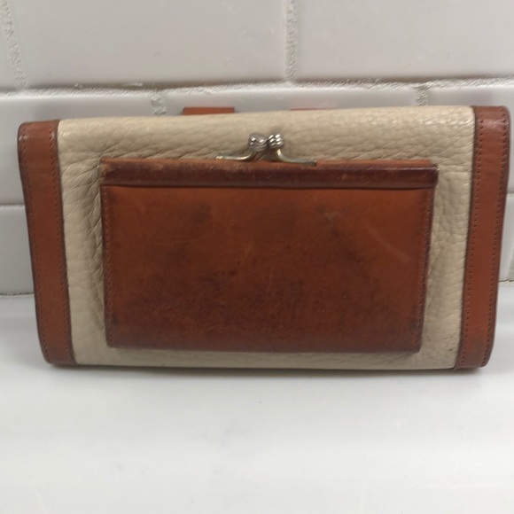 Dooney and Bourke wallet  (vintage) - Picture 4 of 4